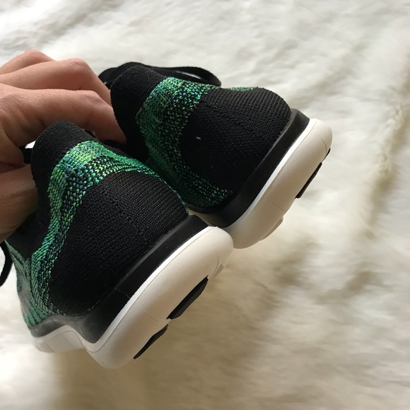 Nike Free 4.0 Flyknit Sneakers - Picture 4 of 6